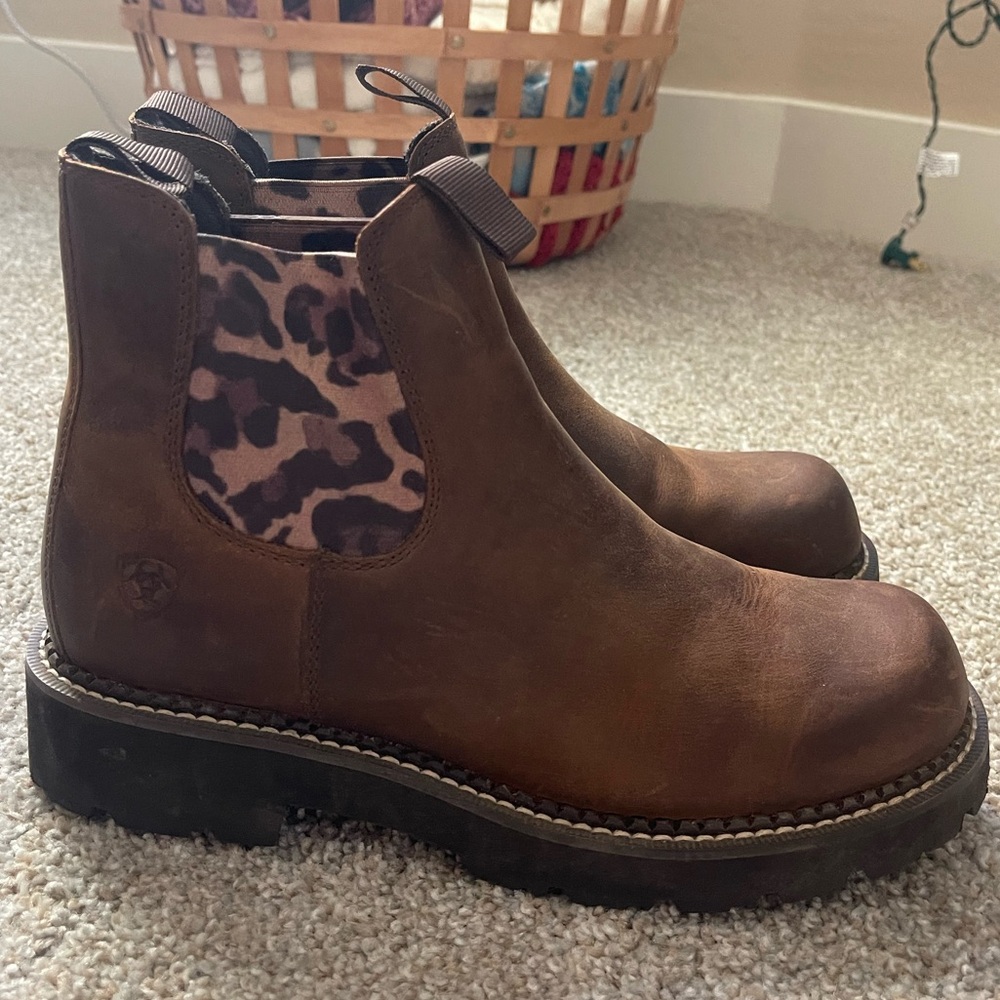 Ariat women boots